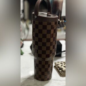 HydroJug Checkered Brown Tumbler with Handle